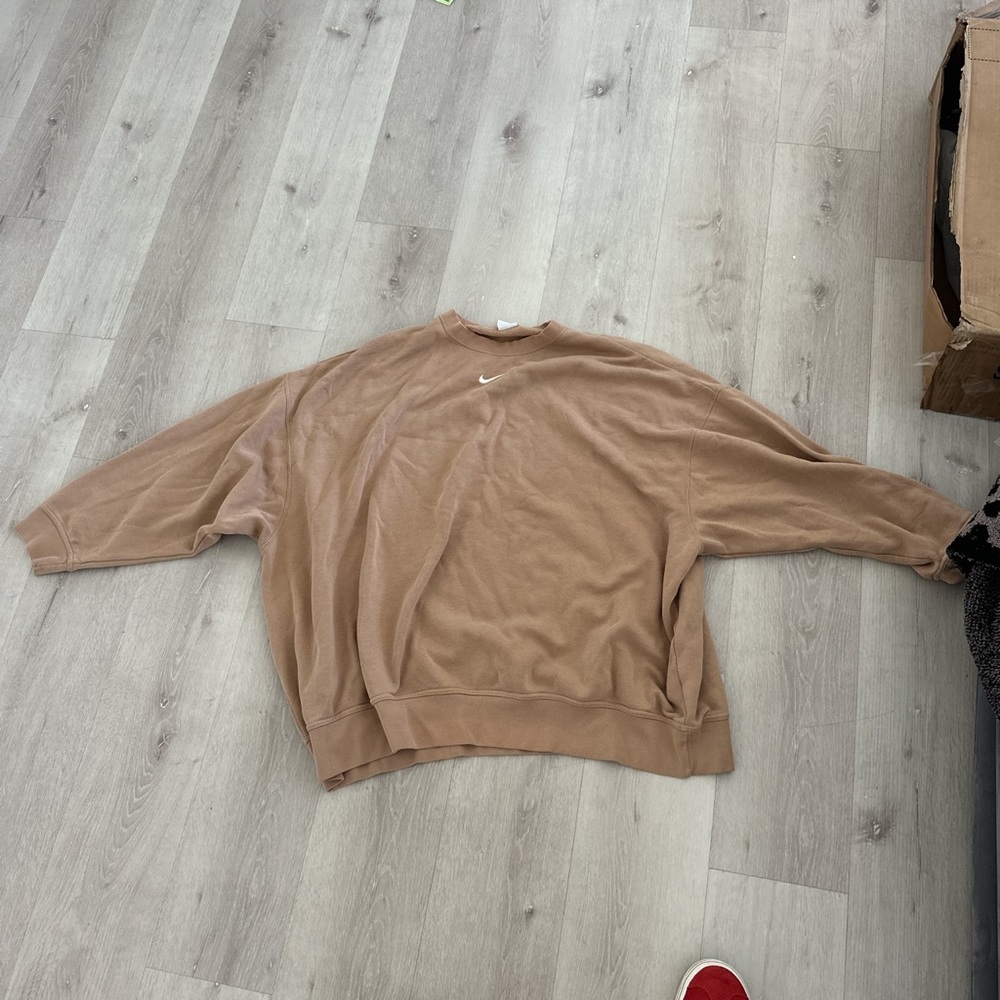 Nike Beige Crew!